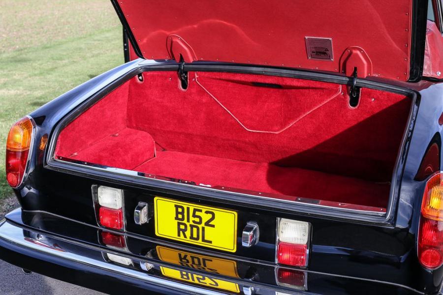 Багажник Rolls-Royce Corniche Cabriolet 1981 года  (фото 5 из 36)
